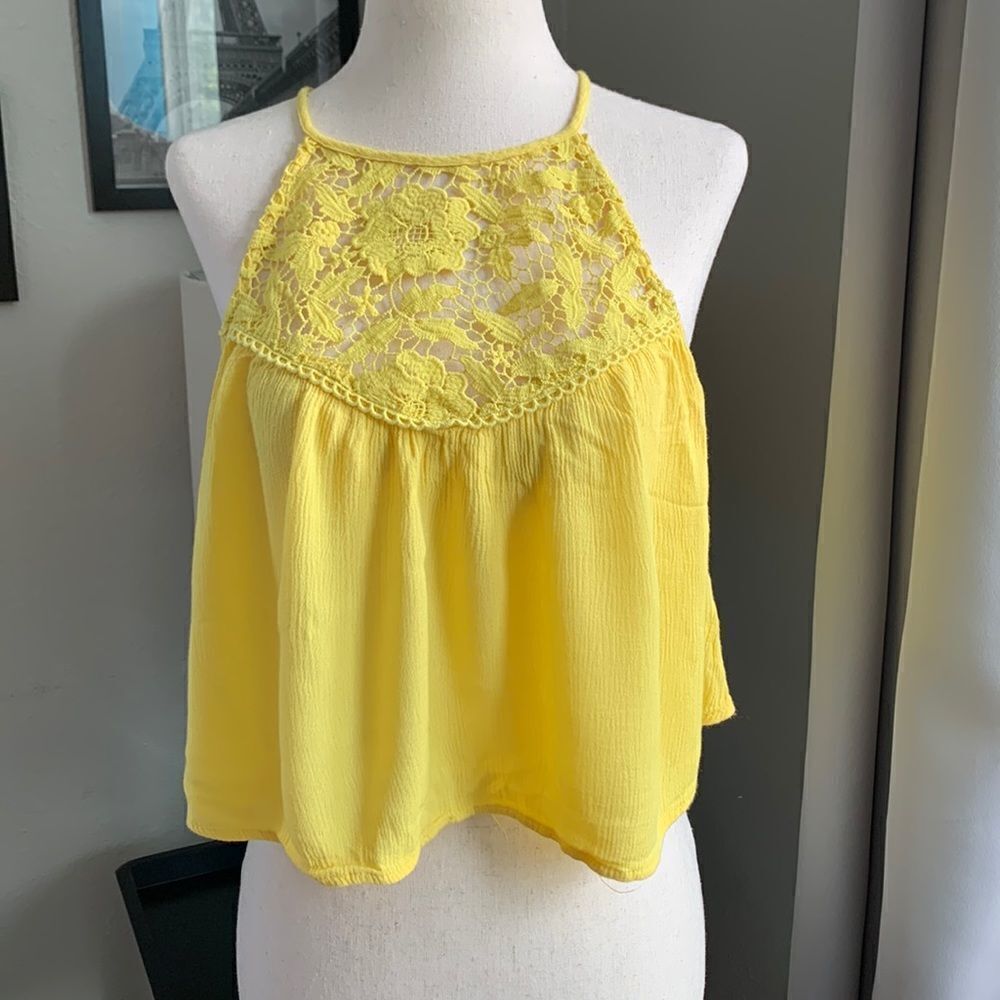 Forever 21 halter crop top size small